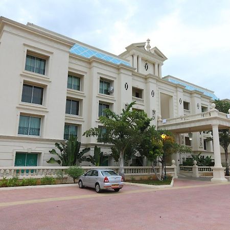 Hotel Oyo 6954 The Lawns Oragadam Exterior foto